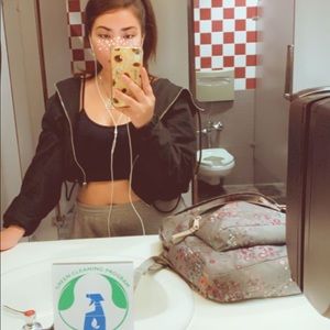 Meet your Posher, Rose